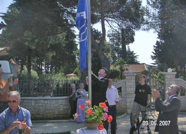 Podizanje Plave zastave na plaži gdje je koncesionar Grad Poreč