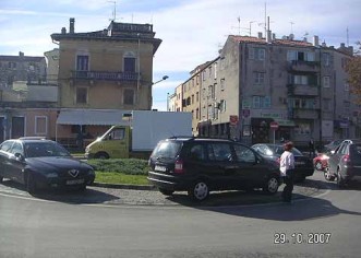 Mački oko vruće kaše