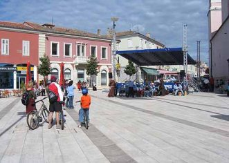 VERONSKE TRADICIONALNE KARNEVALSKE MASKE PRODEFILIRALE POREČOM
