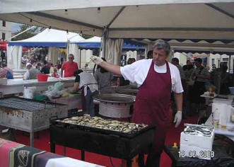 " U susret ljetu" startao još u podne, trg Slobode pun turista