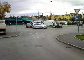 Ide maca oko vruće kaše…