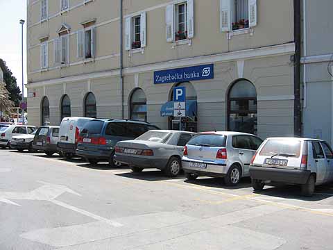Narodni trg: parking za motore i skutere
