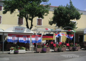 HRVATSKA : NJEMAČKA 2 : 1…. Č E S T I T A M O !