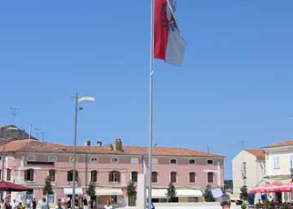 Zastava Poreča zavijorila se na novom gradskom jarbolu