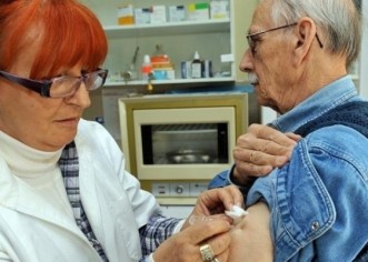 Farmaceutske kompanije korumpiraju medicinske stručnjake i političare pa čak ih i same stvaraju i dovode na te pozicije