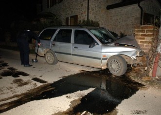 Tar: Trojica mladića zabila se autom u zid