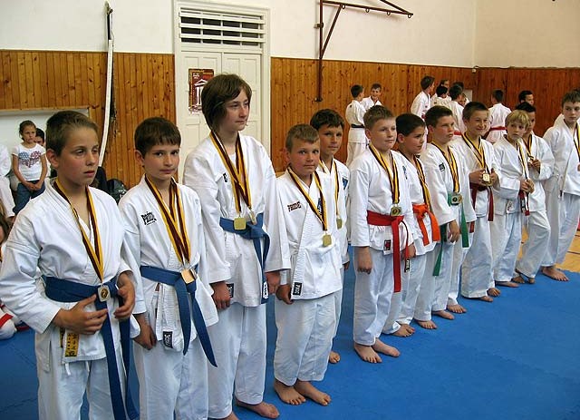 Karate: "Finida" sa 25 medalja iz Županijskog prvenstva u katama