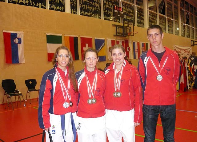 Karate klub Finida sa pet medalja iz Austrije
