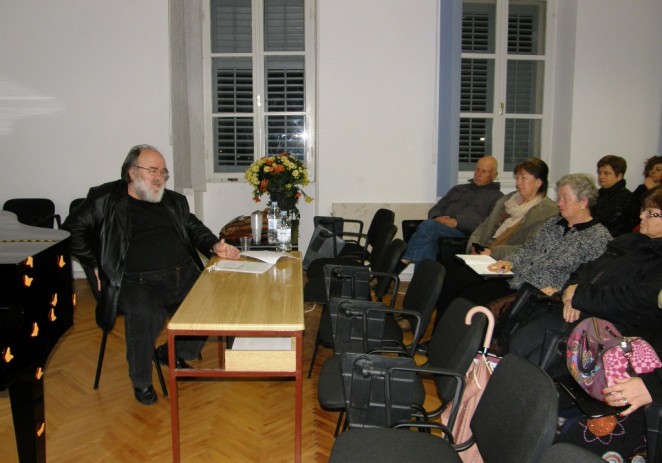 Drago Orlić pred brojnim Vrsaranima održao predavanje o posjetu Casanove Vrsaru