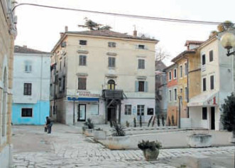 STARA PRIČA IZ STAROG GRADA – Pustoš u naftalinu
