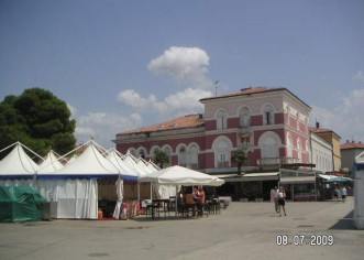Na porečkoj rivi navijački kutak Davis cupa