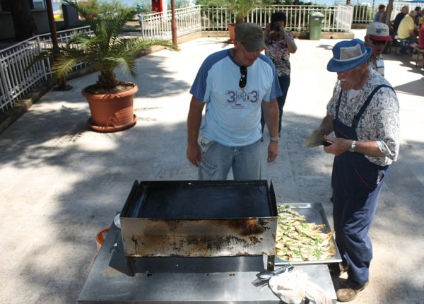 Članovi ŠRD "Zubatac" tradicionalno na otoku Sv. Nikola