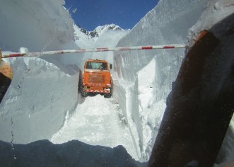 10 metara snijega na prijevoju Piccolo San Bernardo u Alpama