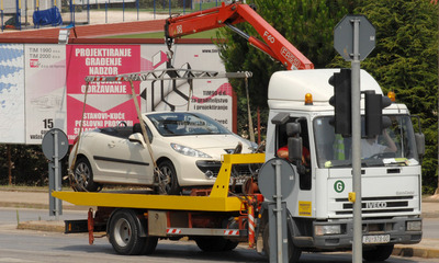 Vozači u potrazi za automobilom