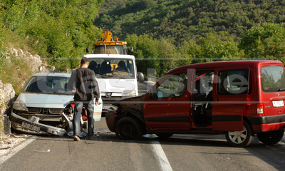 Dvoje ozlijeđeno u sudaru automobila na cesti Sošići-Limski kanal