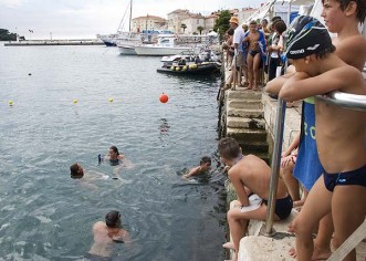 Mali porečki delfin uspješno najavio Veliki porečki delfin