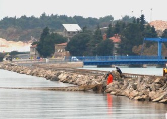 Ribari zapasali mrežama Tarsku valu