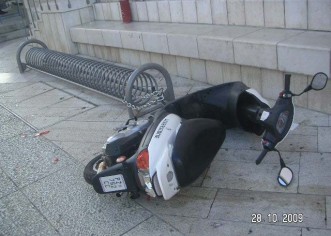 Vandalima u centru grada smetaju i motorkotači