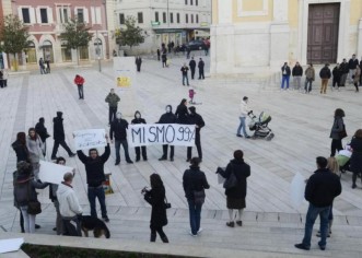Anonymusi u Poreču: Mali prosvjed za 99% siromašnih