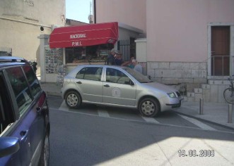 Kantun sa magnetom, svaki dan za njega se zeljepi po koji auto