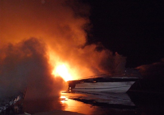 U Funtani noćas izgorjele dvije barke