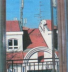Građani Poreča protiv bespravno postavljenih antena na poslovnom centru Lacop