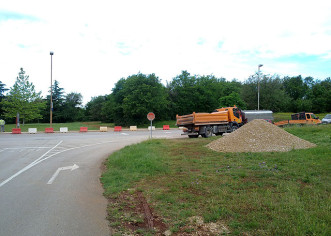 Nastavljaju se predizborni radovi – ovoga puta kreće i izgradnja montažnog rotora na raskrižju Finida