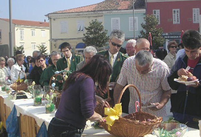 Porečani i njihovi gosti pozvani na Vazmeni doručak