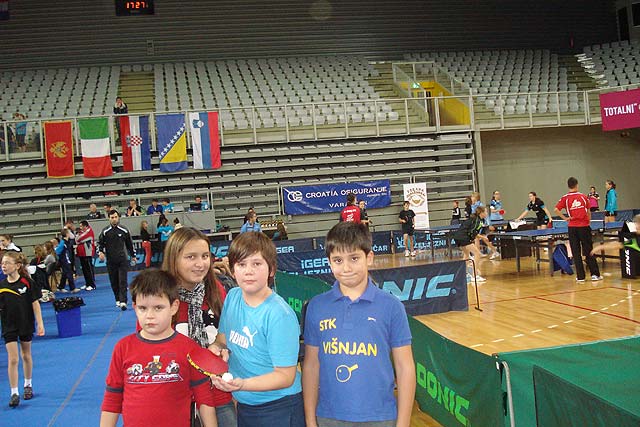 Najmlađi stolnotenisači Višnjana na turniru u Zagrebu