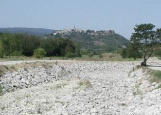 Gornji tok Mirne bez kapi vode