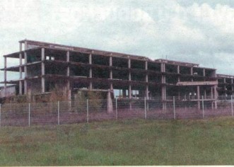 Nedovršena građevina pred rušenjem