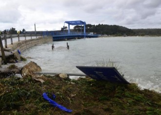 Poplavljena Labinština, zatvorena cesta u Antenalu