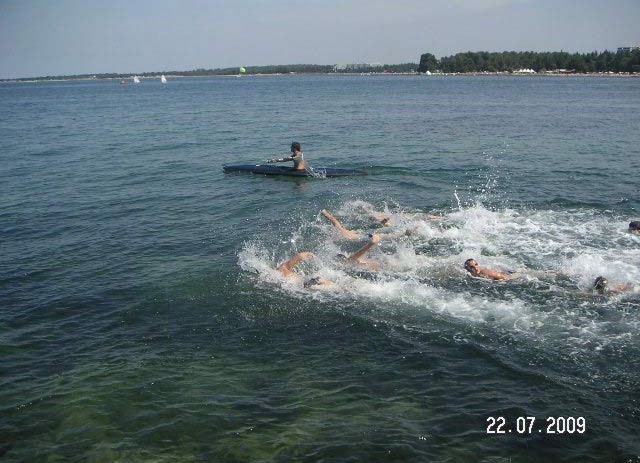 Treninzi porečkih plivača uz kajak