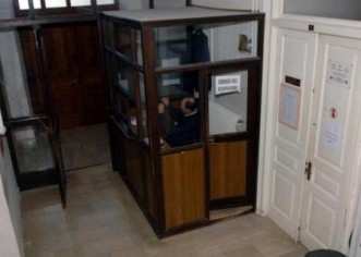 Provalnici obili sef u velikoj raspravnoj dvorani