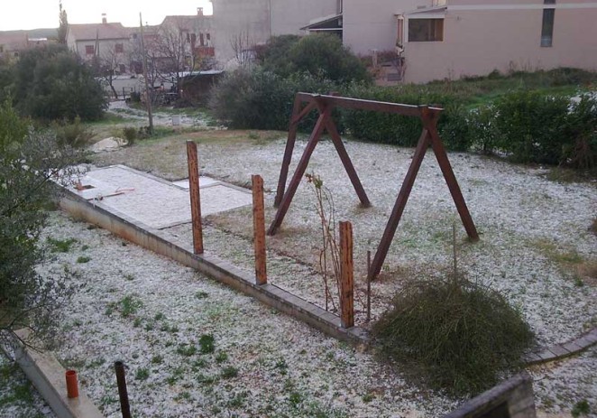 Južnu Istru i Poreč zasuo zrnat snijeg (grašica), ispred Poreča prošle tri pijavice