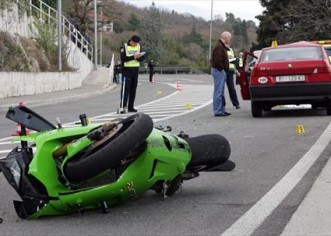 Potraga za motociklistom koji je izazvao prometnu nesreću i pobjegao