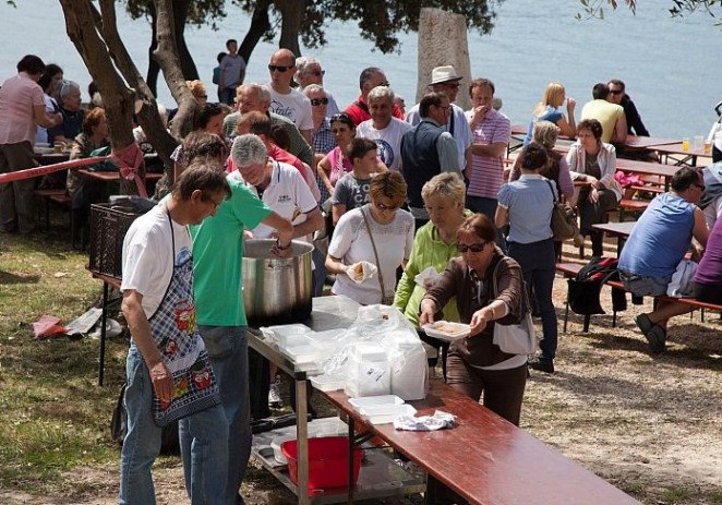 Proslava 1. svibnja u Vrsaru