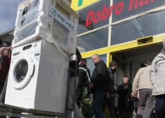 Mislite da je slučajno što vam TV &acute;krepa&acute; nakon dvije, a perilica nakon pet godina? Varate se!