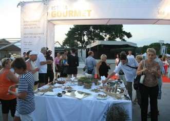 Večer boškarina oduševila brojne umaške goste četvrtog dana Istria Gourmet and Jazz Festivala