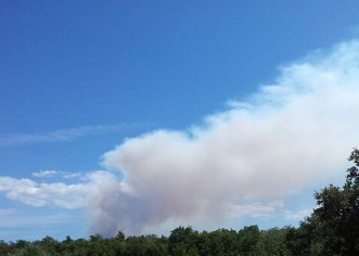 Požar kod Baderne lokaliziran: izgorjelo više od 100 hektara, kuće obranjene