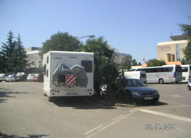 Kamperi parkiraju i na parkiralištu autobusnog kolodvora