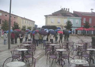 Turistički ples na kiši