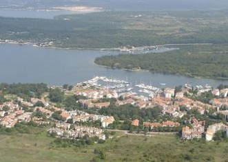 Nasukala se talijanska jahta na pličinu Mali Školj