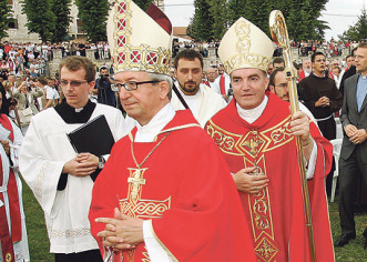 Biskup Milovan Papu zbog golf-terena prijavio Bajiću