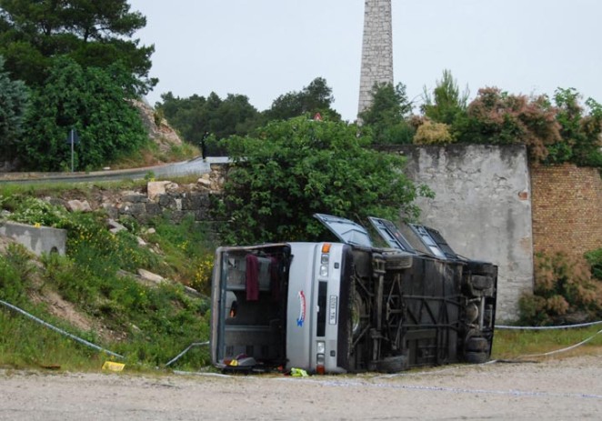 Antenal: Prevrnuo se autobus, više ozlijeđenih