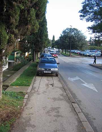 Svakodnevna prijepodnevna slika u Mlinskoj ulici