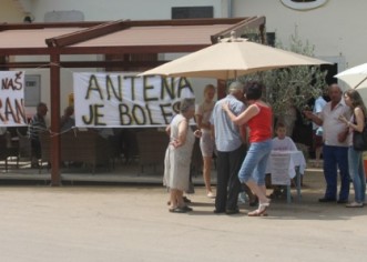 PETICIJA PROTIV ANTENE NA ZVONIKU CRKVE U KAŠTELIRU