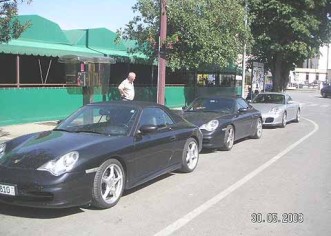 Dostavni kamper i 3 dostavna Porschea…