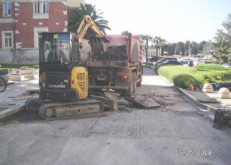 Uklanja se mikroasfalt sa Rive i ulice K.Huguesa