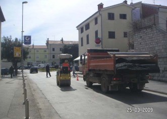 Počela proljetna krpanja gradskih prometnica